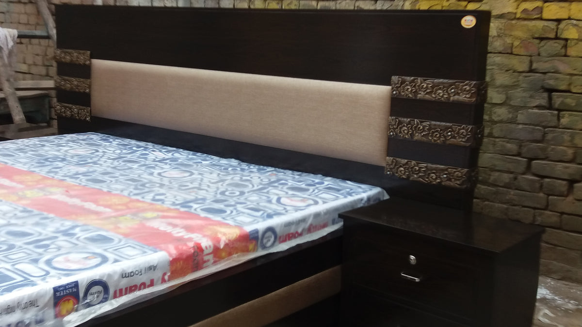 DB 006 – Luxury Black Bedroom Set