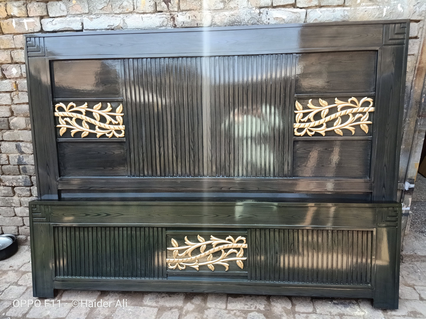 DB 008 – Luxury Bed with Dressing Set