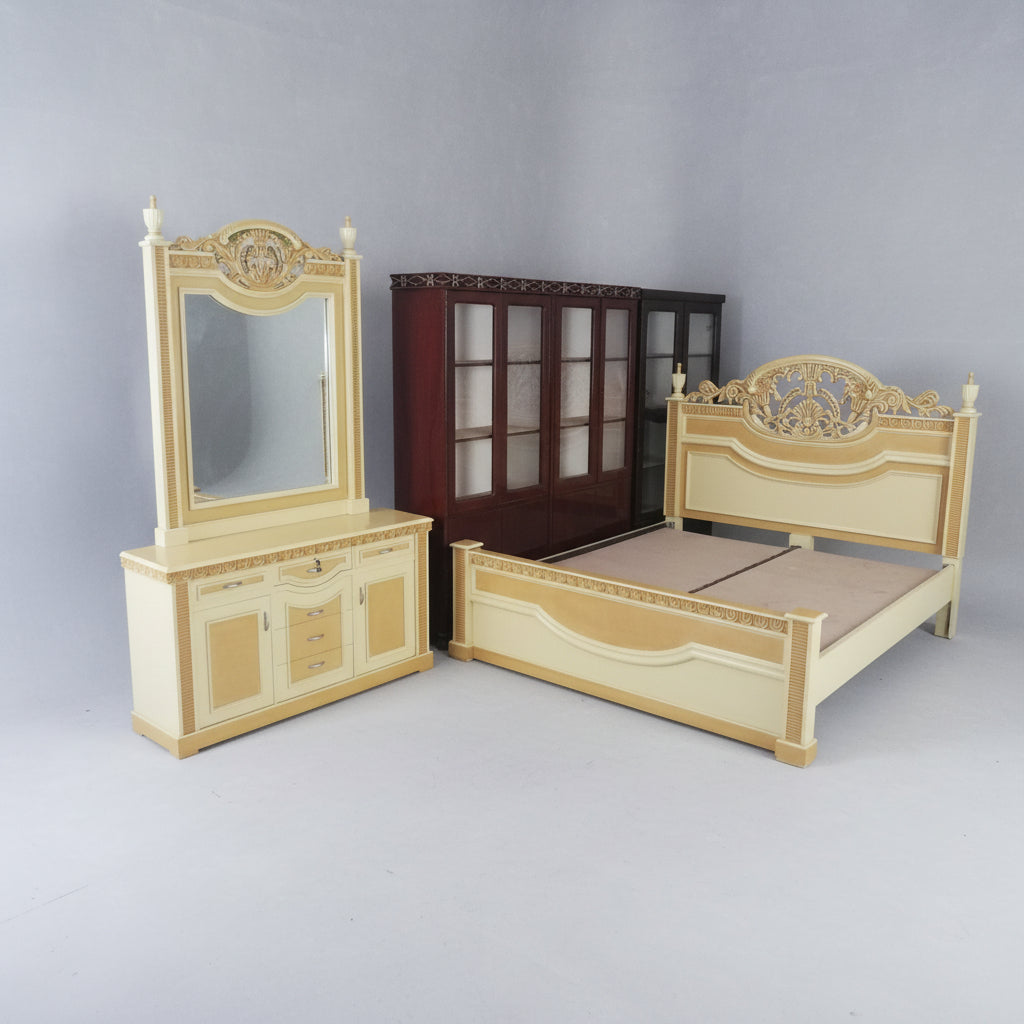 DB-004 Antique Double Bed with Dressing