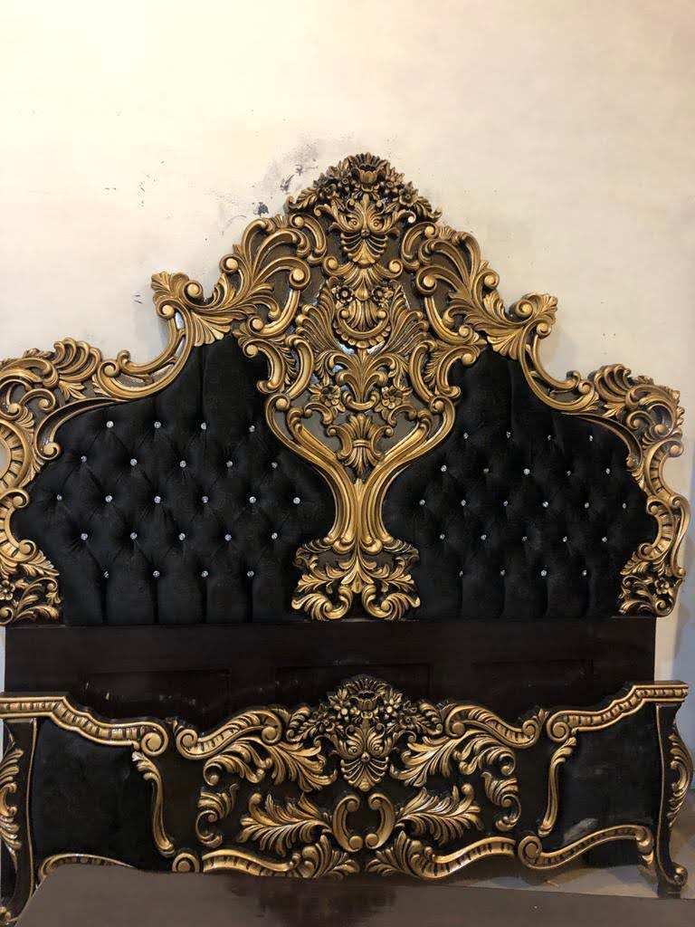 DB 009 – Luxury Chanoti Bed with Dressing Set